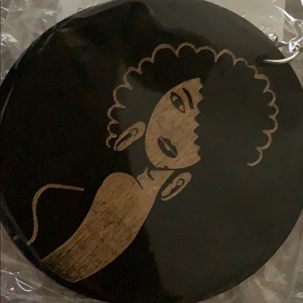 Juneteenth Afro embossed wooden round dangle earrings 4 pair - Picture 2 of 8